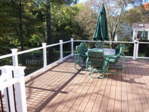 Deck & Screened Porch 19