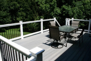 Deck & Screened Porch 20