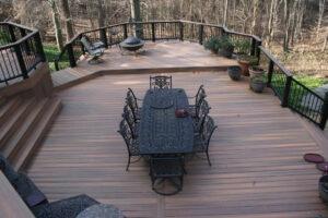 Deck & Screened Porch 24