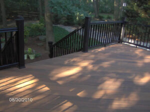 Deck & Screened Porch 34