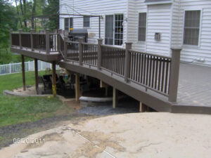 Deck & Screened Porch 38