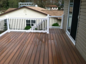 Deck & Screened Porch 7