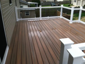 Deck & Screened Porch 8